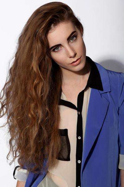 Laura/Factor
Image: Robert Beczarski
Hair/MU by Loni